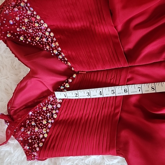 Alyce Paris Elegant Red Sleeveless Dress - Picture 13 of 14